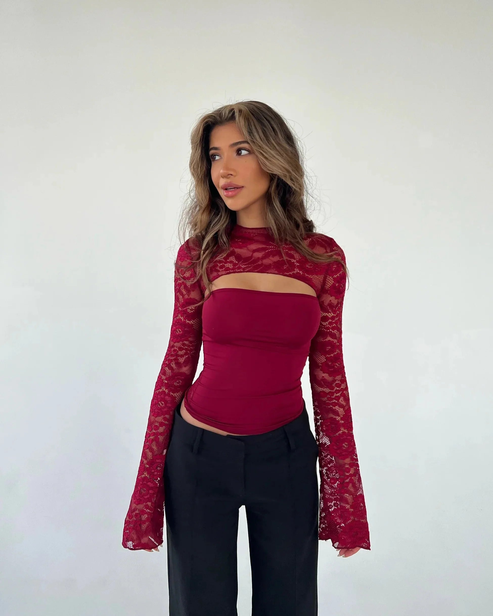 LARA | LONGSLEEVE LACE TOP