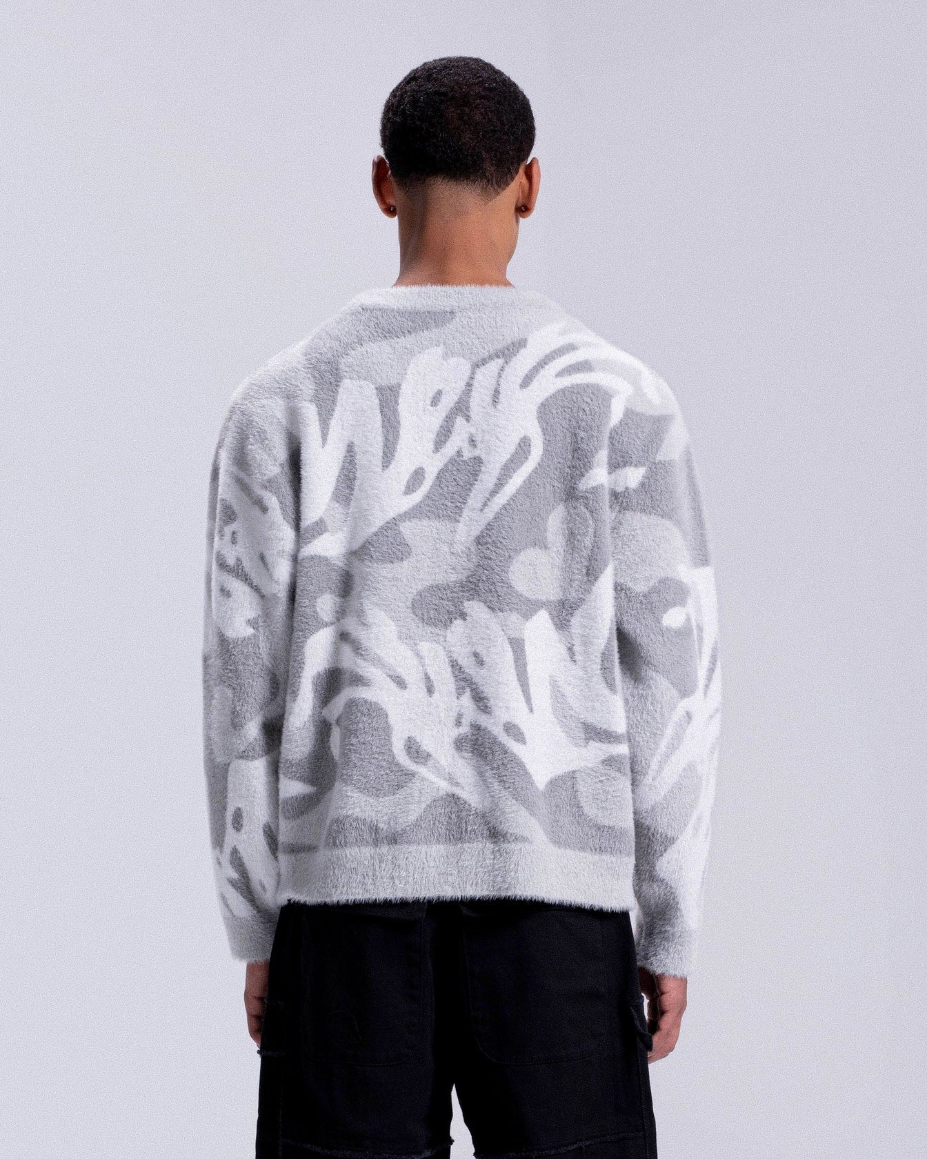 JOSH | FLUFFY SWEATER