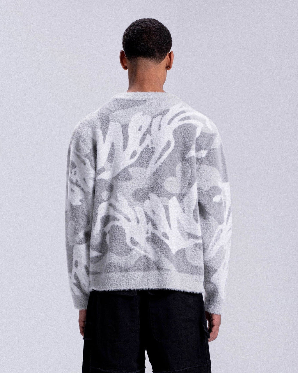 JOSH | FLUFFY SWEATER